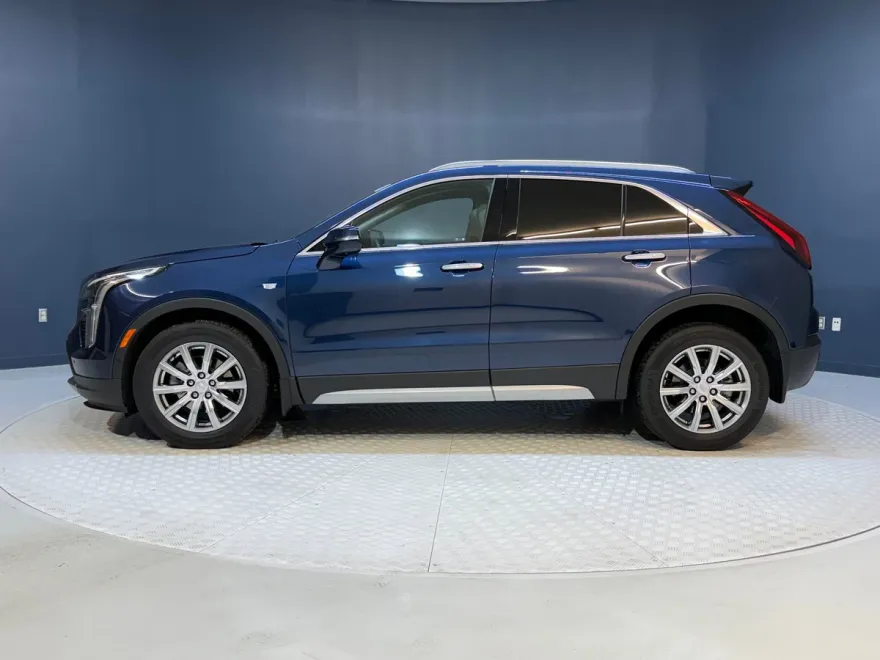 2022 Cadillac XT4 Premium Luxury photo 1