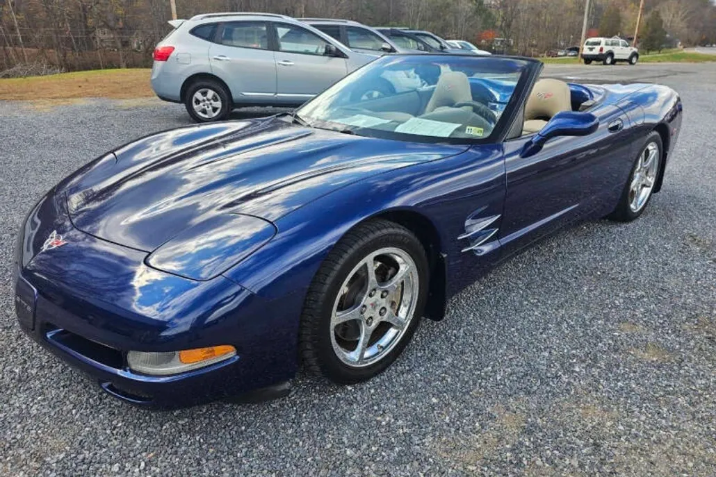 2004 Chevrolet Corvette photo 1