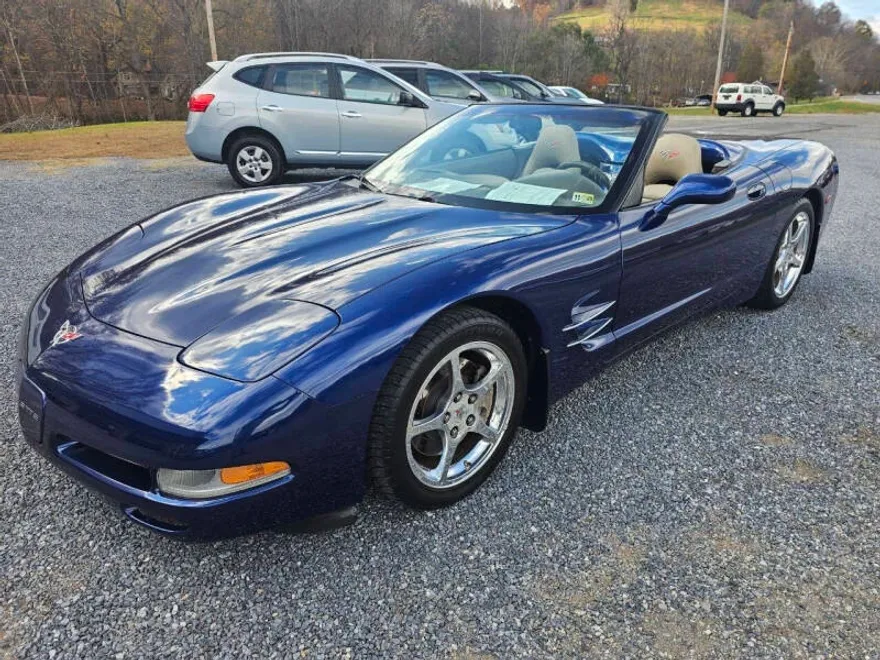 2004 Chevrolet Corvette photo 1