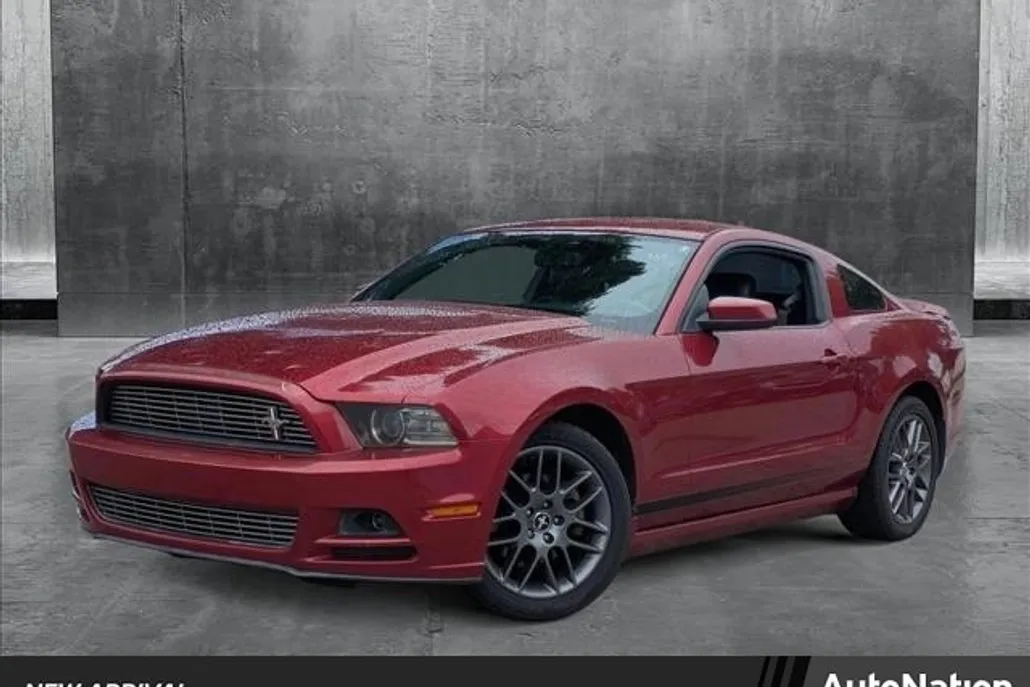 2014 Ford Mustang V6 Premium photo 1