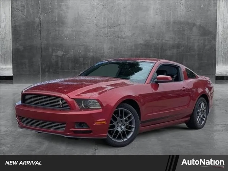 2014 Ford Mustang V6 Premium photo 1