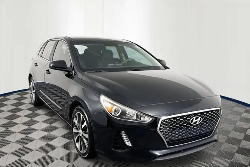 2020 Hyundai Elantra GT photo 1