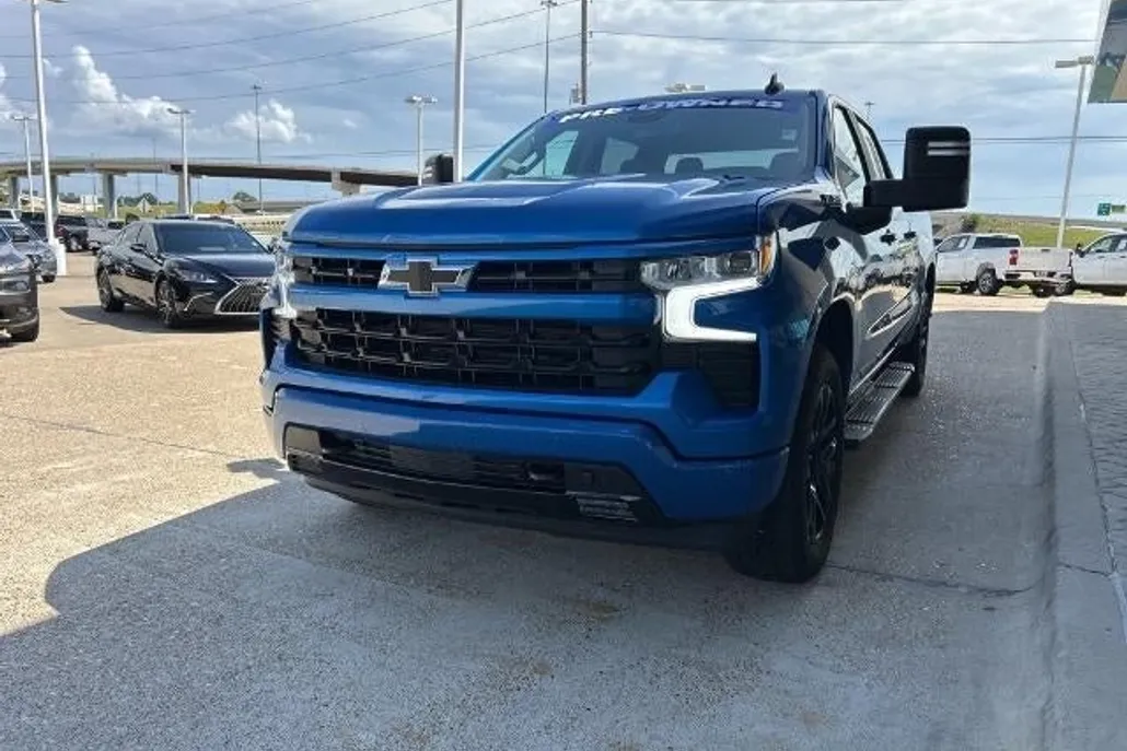 2022 Chevrolet Silverado 1500 RST photo 1