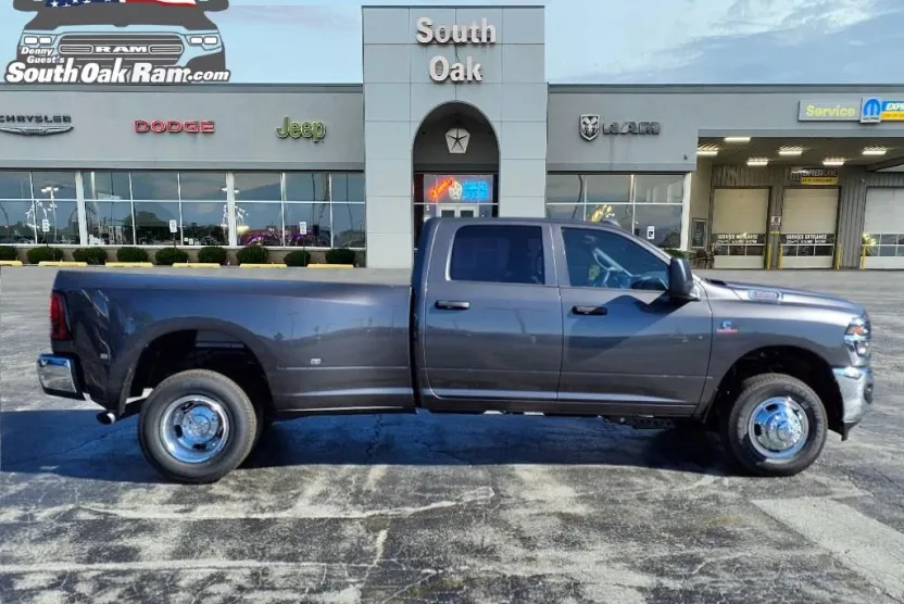 2026 Ram 3500 Tradesman photo 1