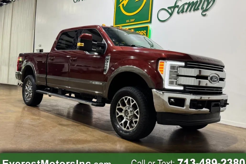 2017 Ford F-250 Lariat photo 1