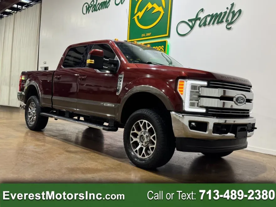 2017 Ford F-250 Lariat photo 1