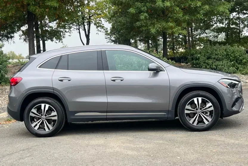 2025 Mercedes Benz GLA 250 4MATIC photo 1