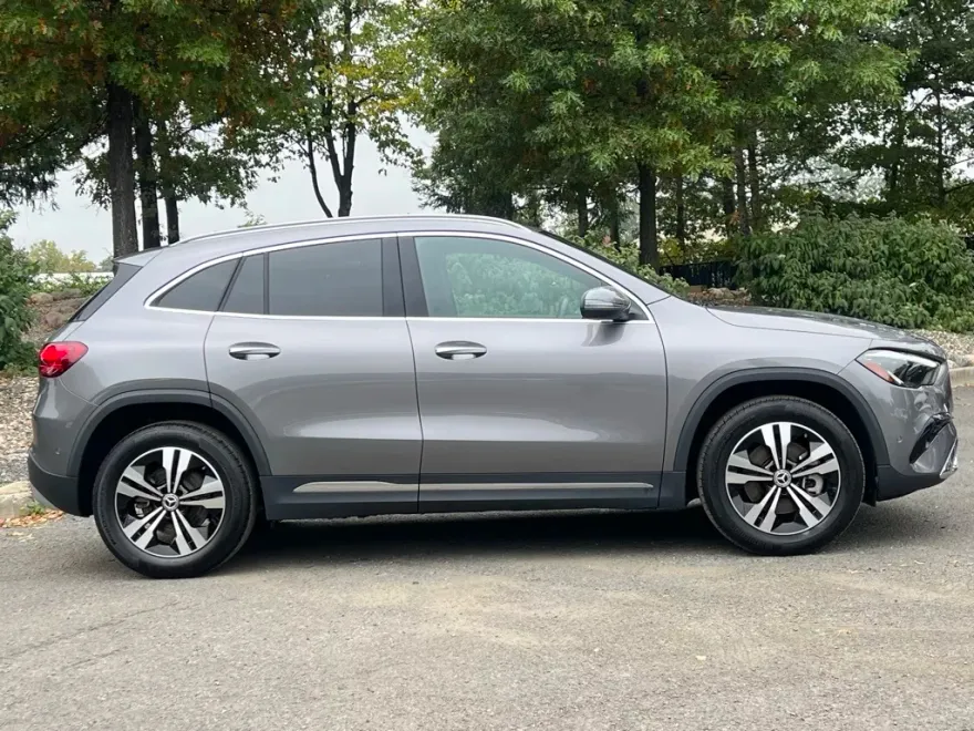2025 Mercedes Benz GLA 250 4MATIC photo 1