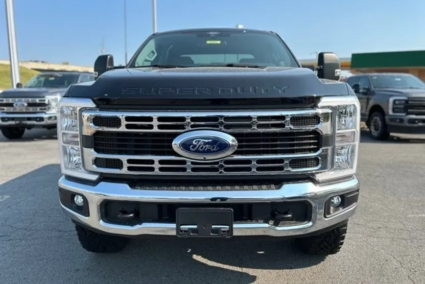 2025 Ford F-350 photo 1