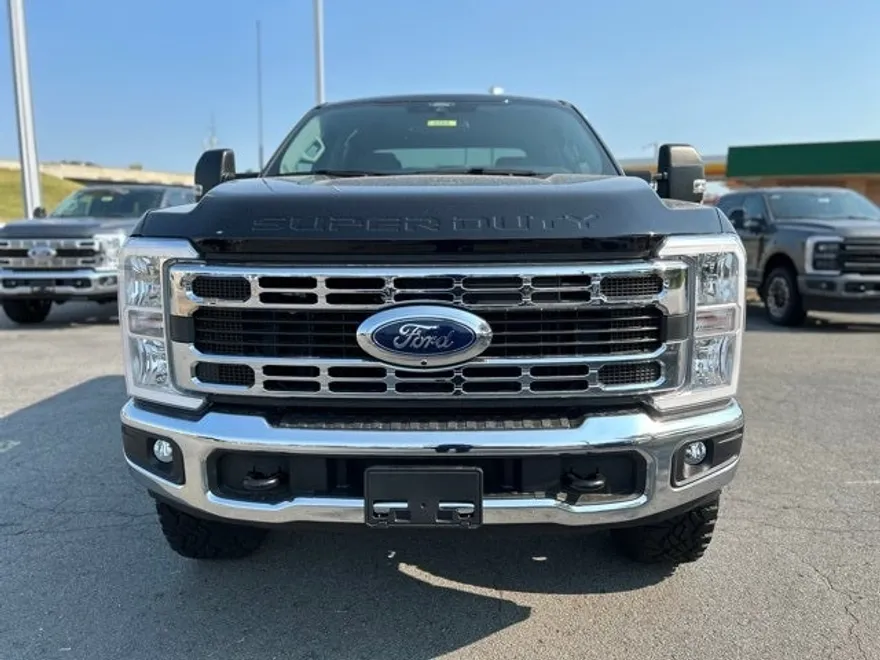 2025 Ford F-350 photo 1