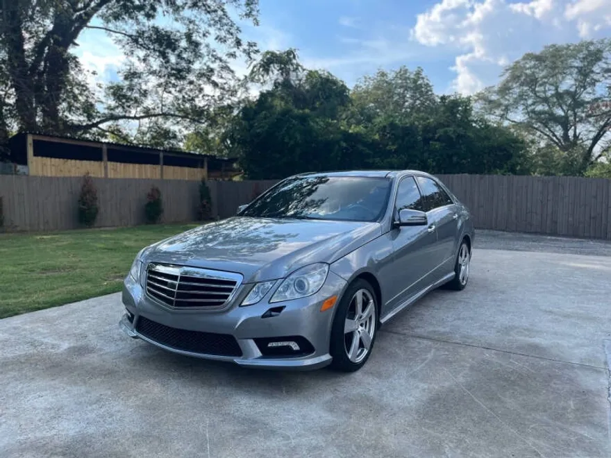 2010 Mercedes Benz E 350 photo 1