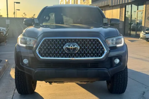 2018 Toyota Tacoma Double Cab TRD Off-Road photo 3