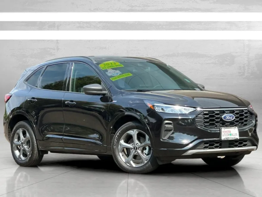 2023 Ford Escape ST-Line photo 1