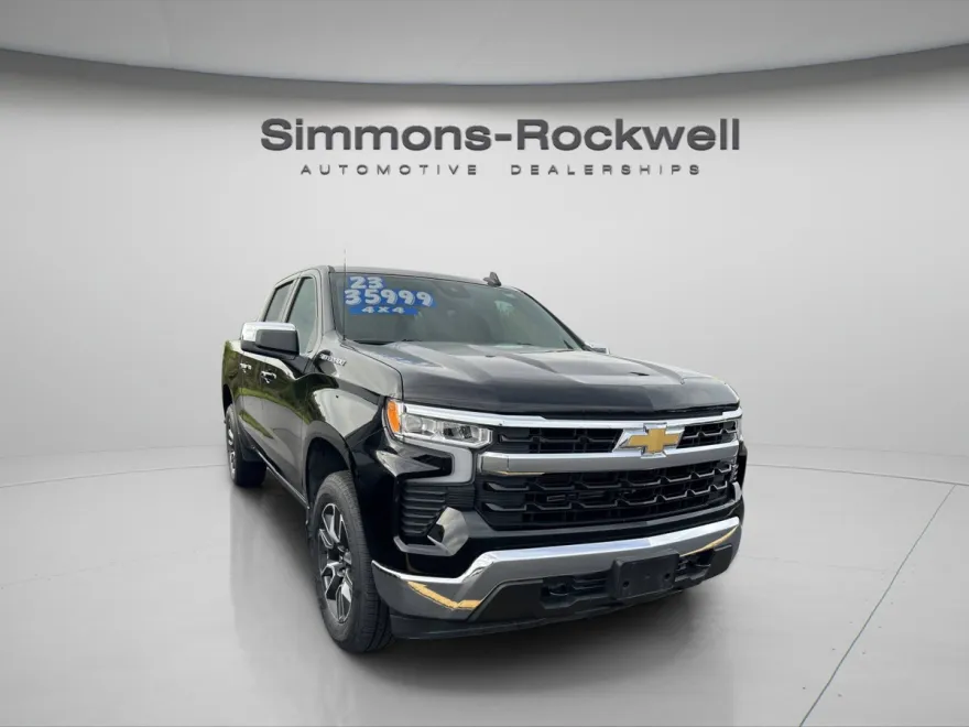 2023 Chevrolet Silverado 1500 LT photo 1