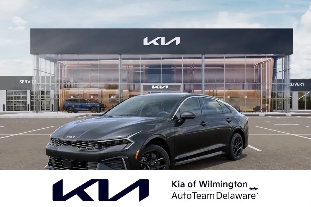 2025 Kia K5 LXS photo 1