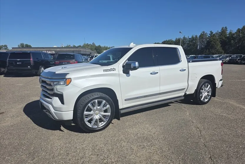 2024 Chevrolet Silverado 1500 High Country photo 1
