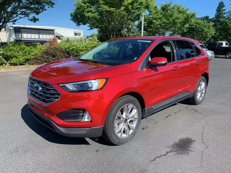 2024 Ford Edge Titanium photo 1