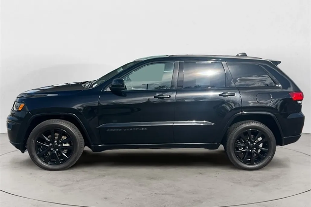 2019 Jeep Grand Cherokee Altitude photo 1