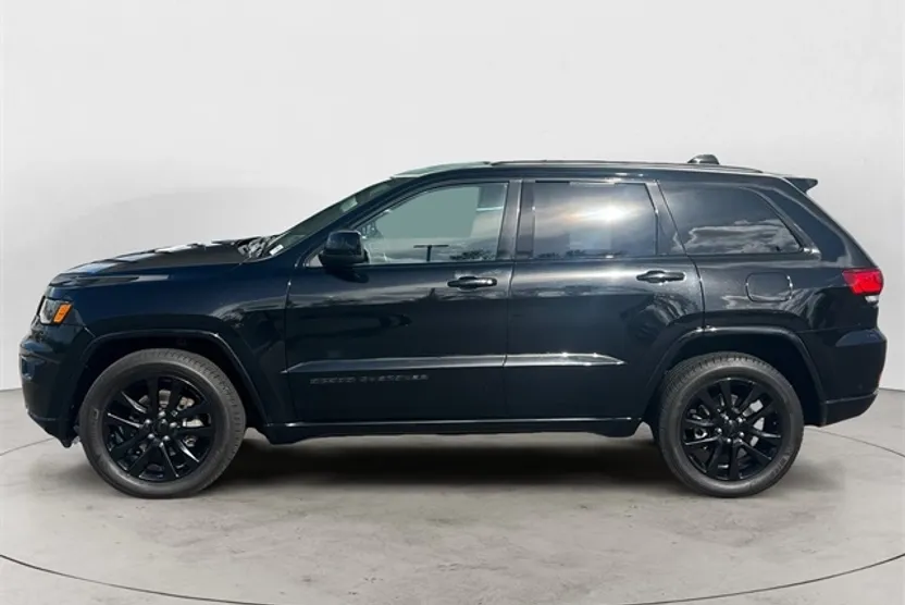 2019 Jeep Grand Cherokee Altitude photo 1