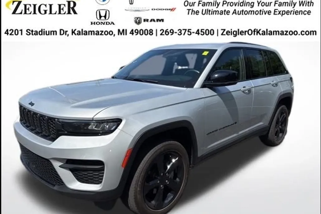 2022 Jeep Grand Cherokee Altitude photo 1