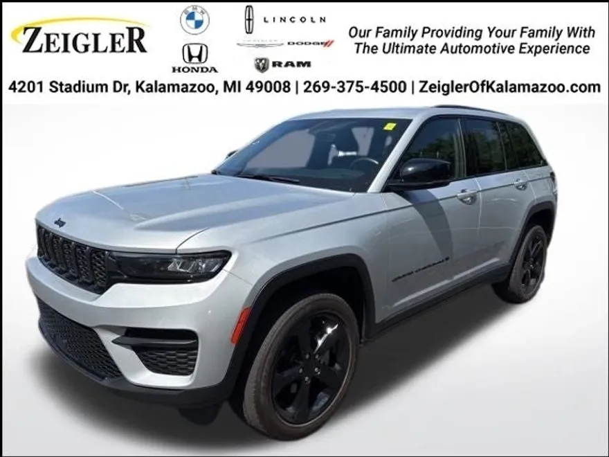 2022 Jeep Grand Cherokee Altitude photo 1