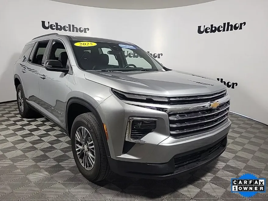 2025 Chevrolet Traverse photo 1