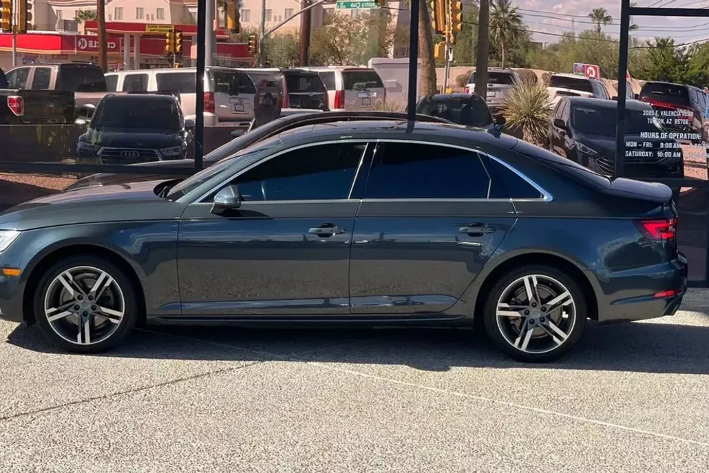 2018 Audi A4 Ultra Premium Plus photo 1