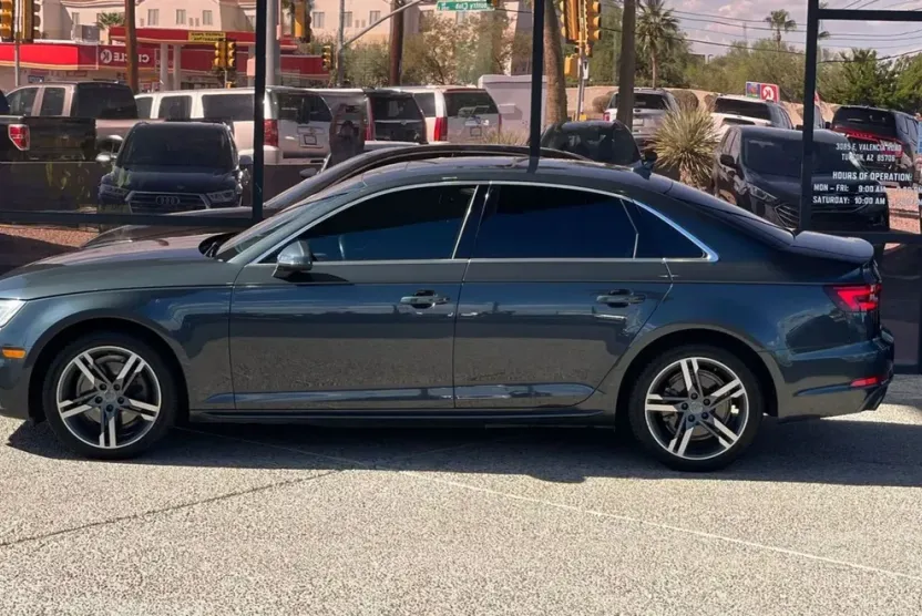 2018 Audi A4 Ultra Premium Plus photo 1