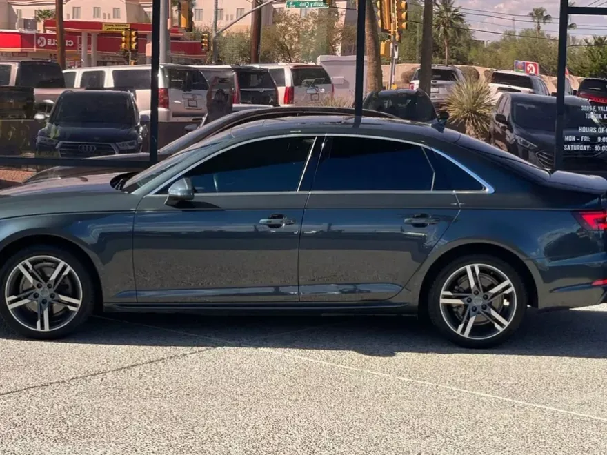 2018 Audi A4 Ultra Premium Plus photo 1