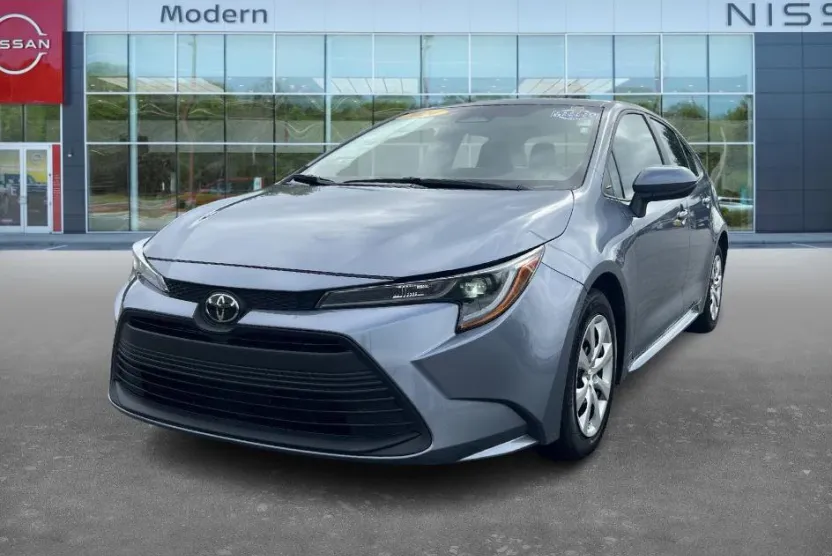 2024 Toyota Corolla LE photo 1