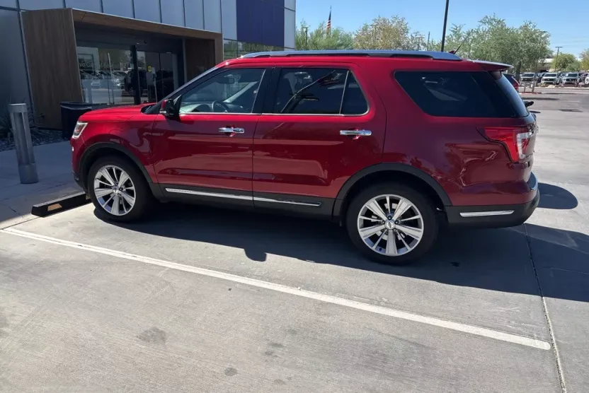 2019 Ford Explorer Limited photo 1
