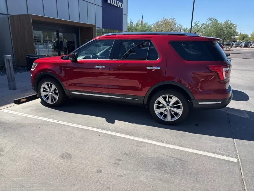 2019 Ford Explorer Limited photo 1
