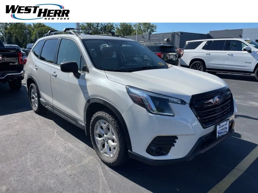2023 Subaru Forester Base photo 1