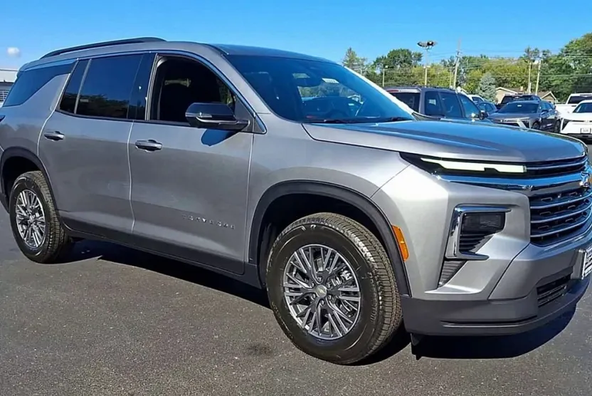 2026 Chevrolet Traverse photo 1