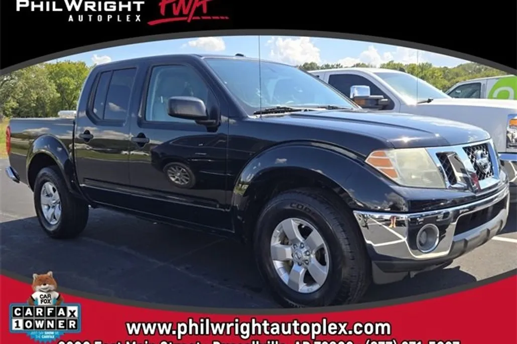 2011 Nissan Frontier SV photo 1
