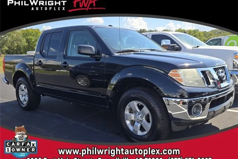 2011 Nissan Frontier SV photo 1