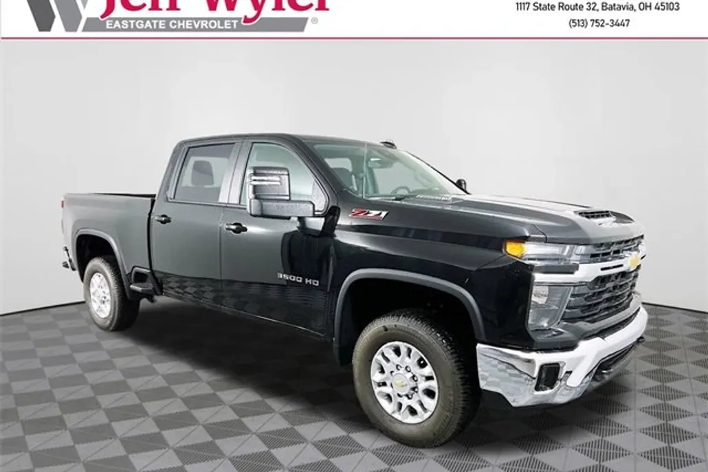 2025 Chevrolet Silverado 3500HD LT photo 1