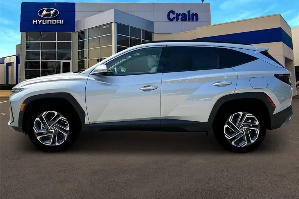 2025 Hyundai Tucson Hybrid Limited photo 1