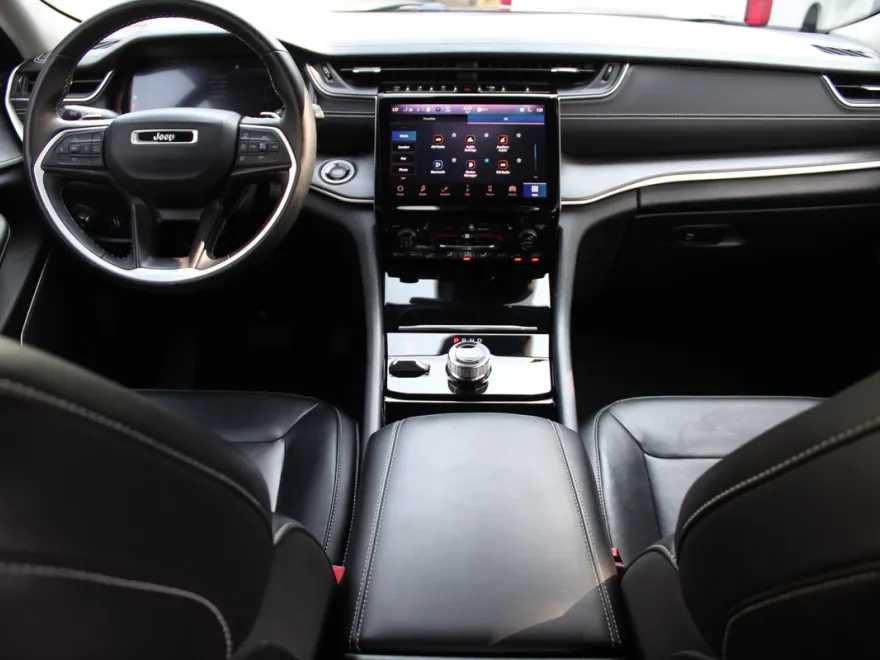 2022 Jeep Grand Cherokee Limited photo 1