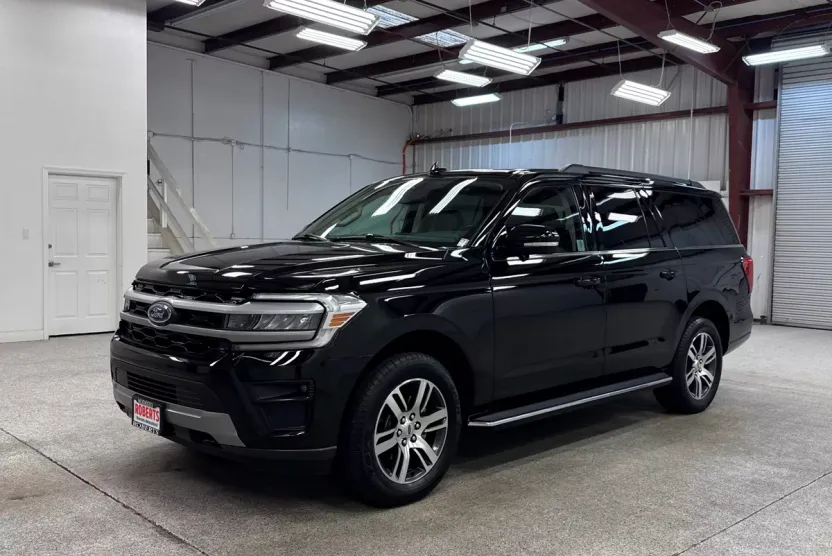 2022 Ford Expedition MAX XLT photo 1