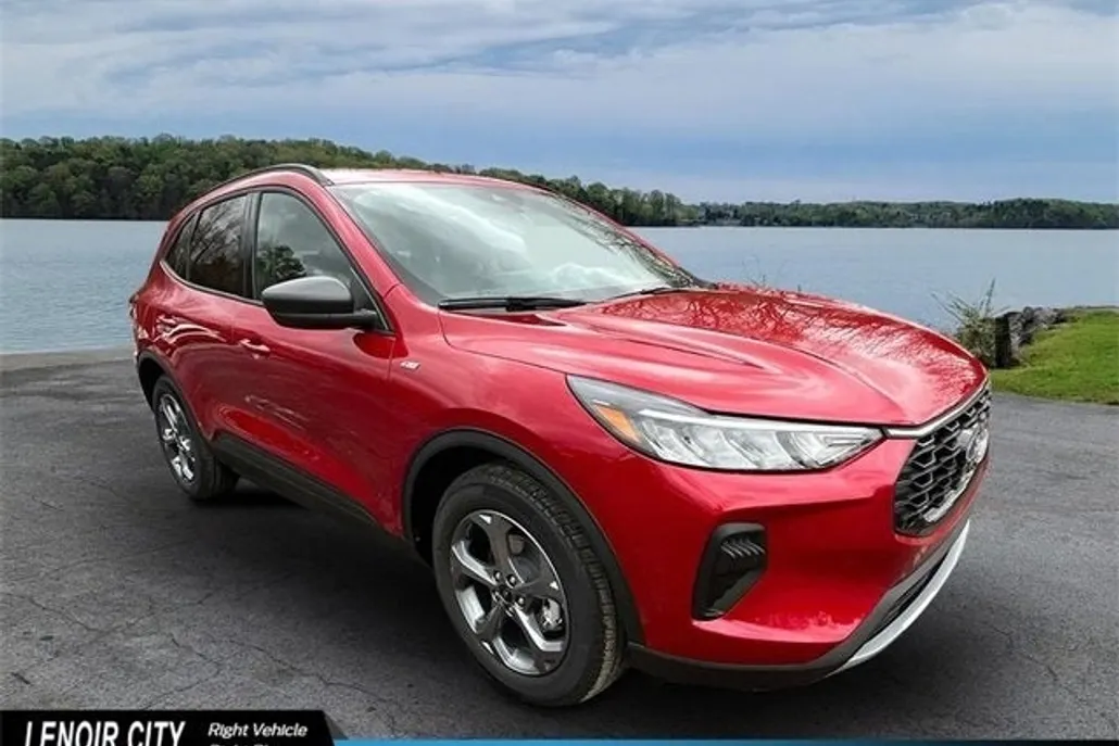 2025 Ford Escape ST-Line photo 1