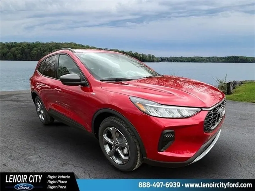 2025 Ford Escape ST-Line photo 1