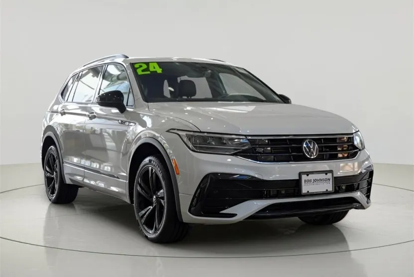 2024 Volkswagen Tiguan SE R-Line Black photo 1