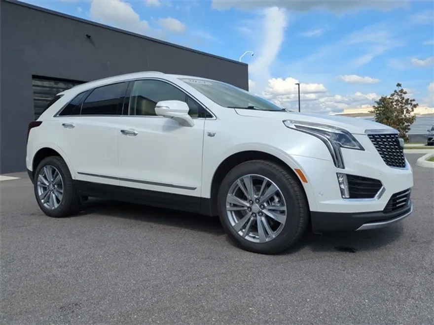 2024 Cadillac XT5 Platinum Premium Luxury photo 1