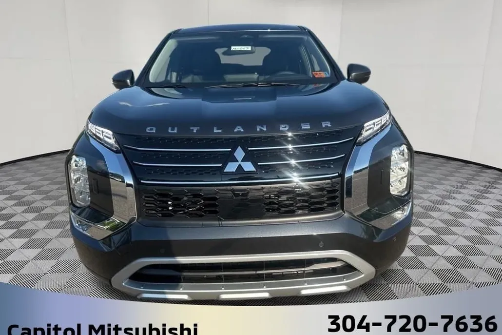 2025 Mitsubishi Outlander PHEV SE photo 1