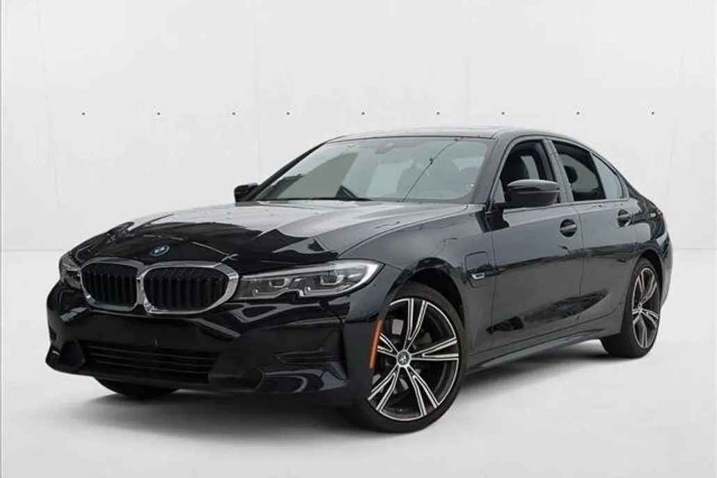 2022 Bmw 330e 3-Series photo 1