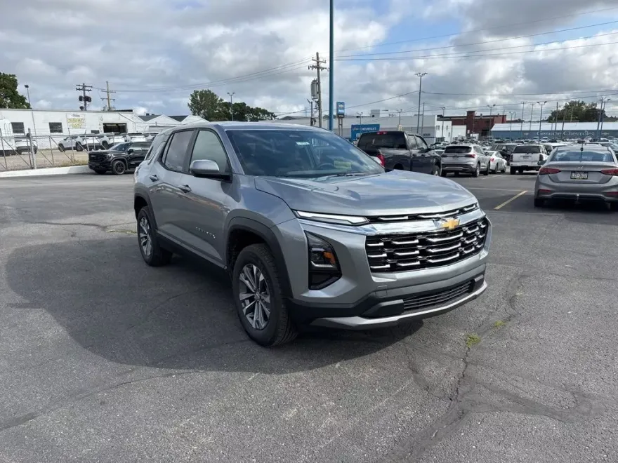 2026 Chevrolet Equinox LT photo 1