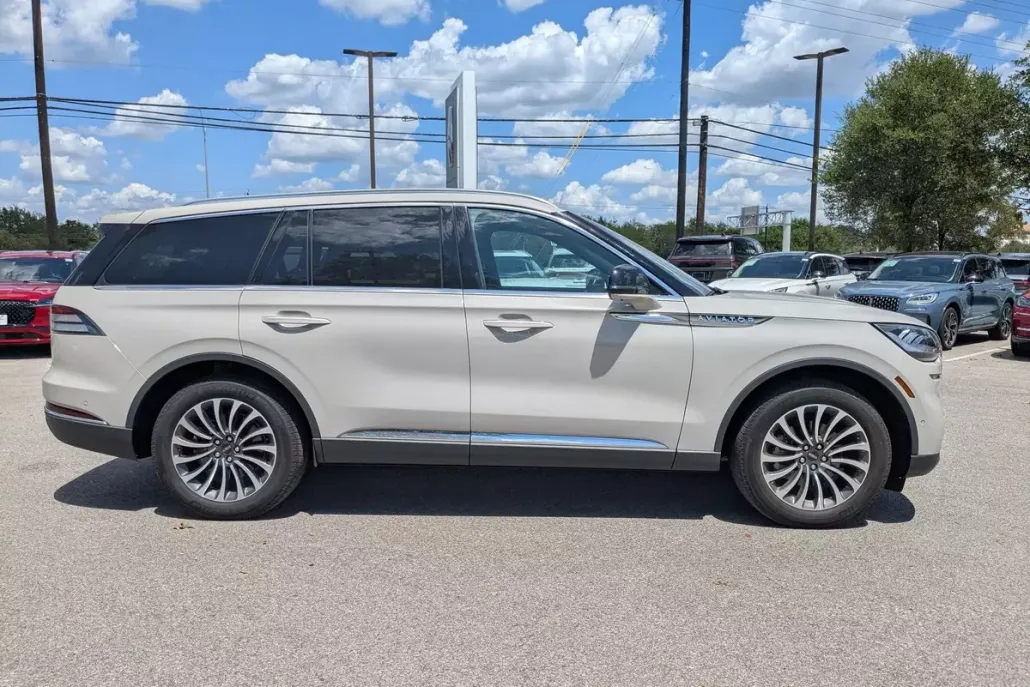 2022 Lincoln Aviator Reserve photo 1