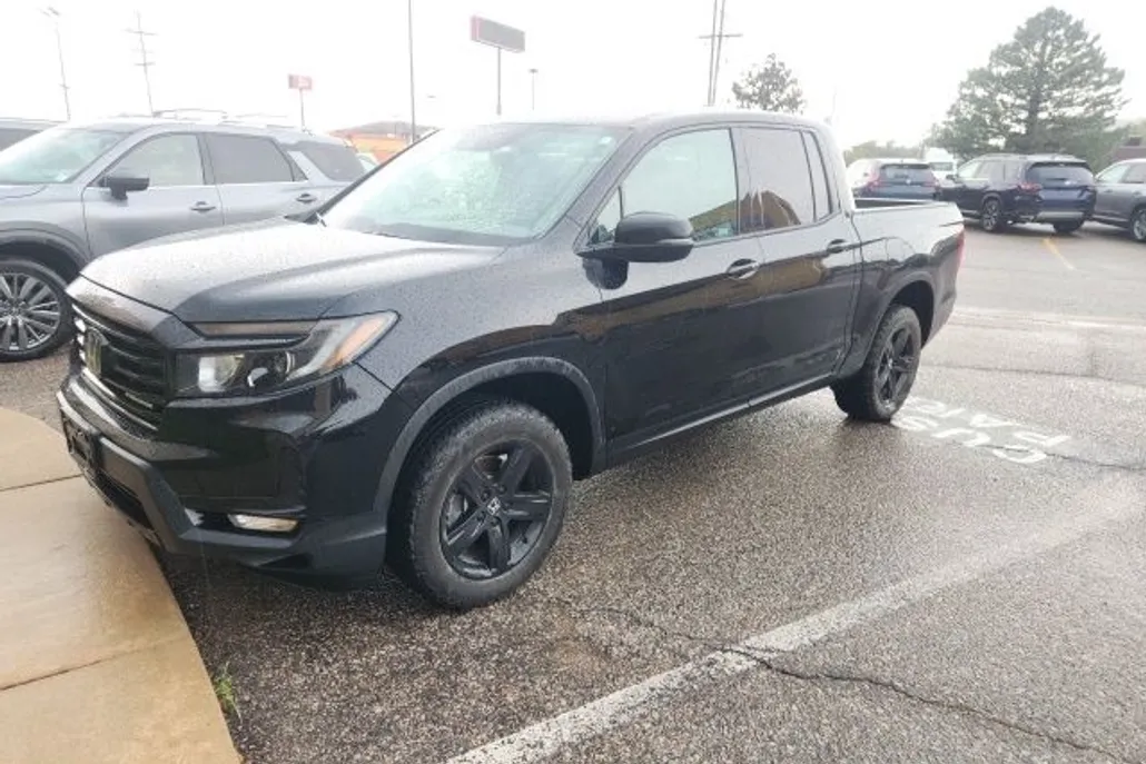 2023 Honda Ridgeline Black Edition photo 1