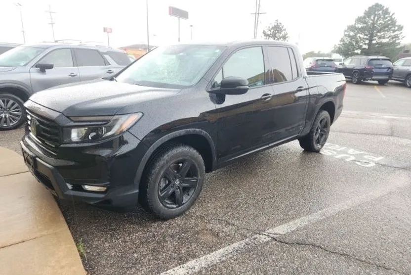 2023 Honda Ridgeline Black Edition photo 1